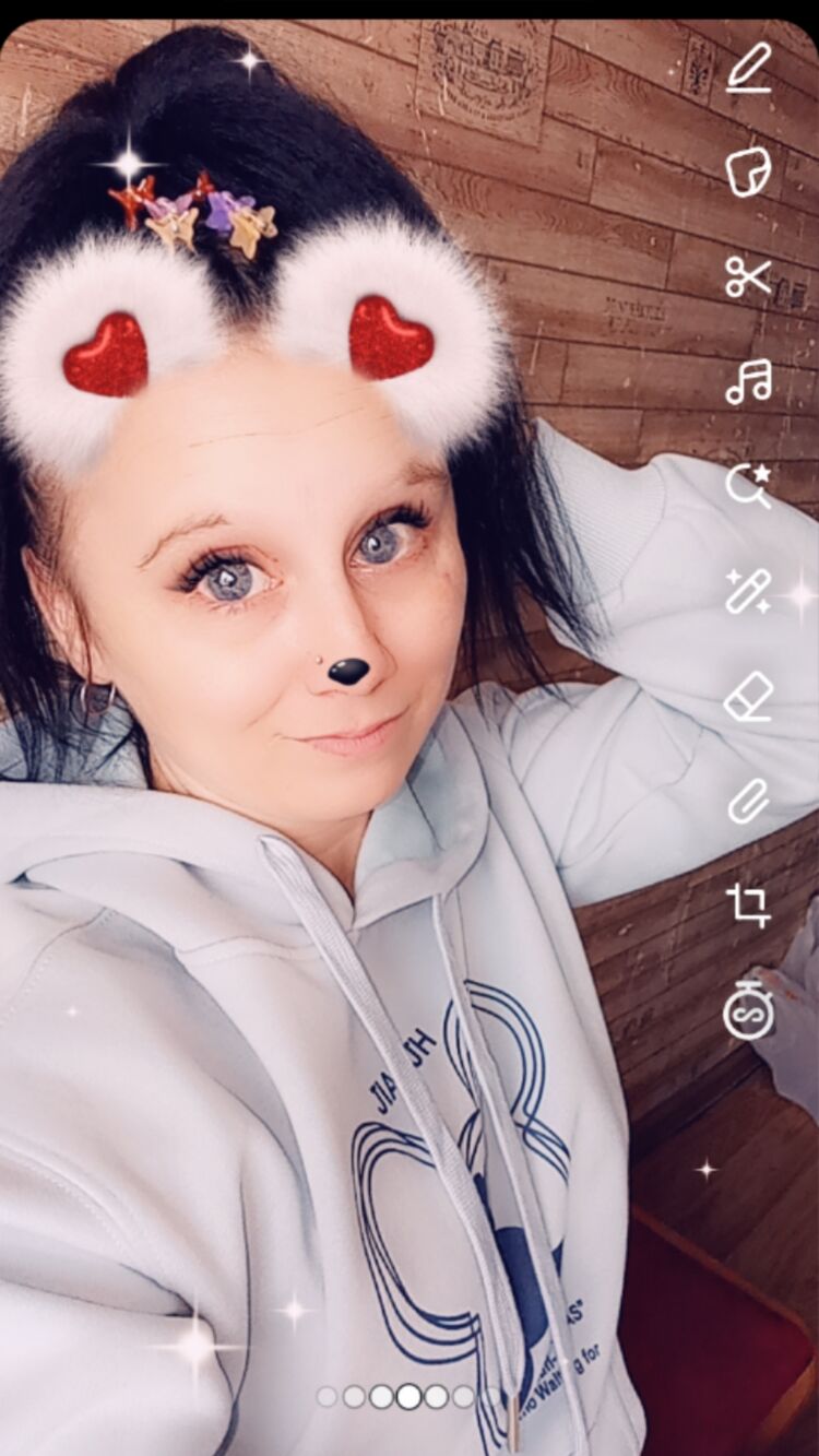  ,   Anastasia, 33 ,   