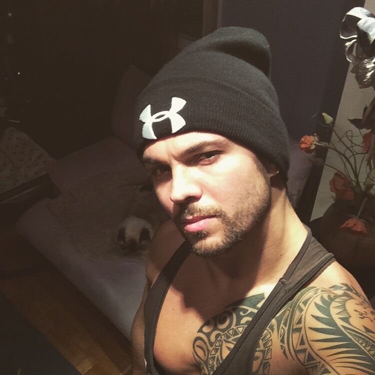  ,   Denis, 38 ,   ,   , c 
