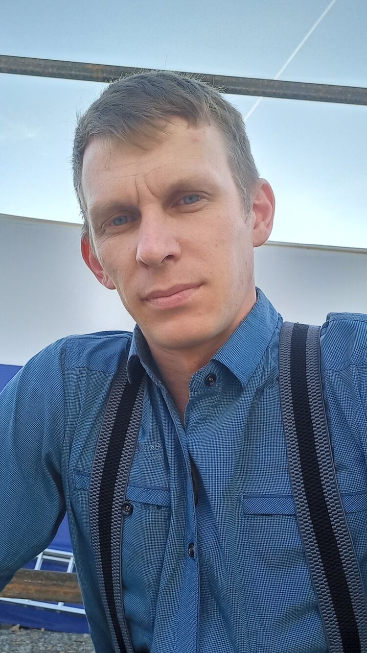  27910935  Mikhail, 36 ,    