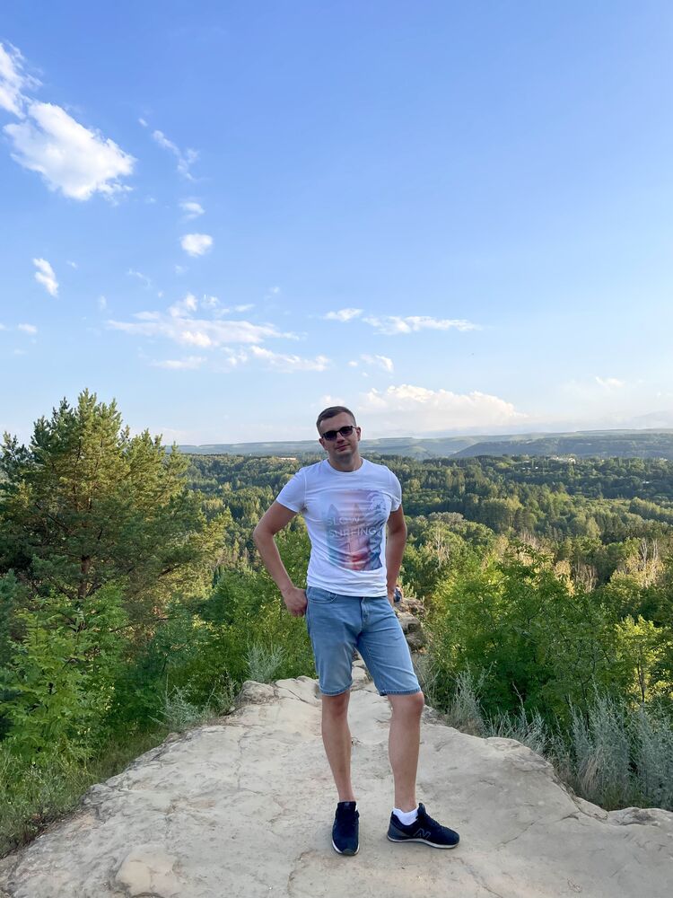  ,   Pavel, 32 ,   ,   