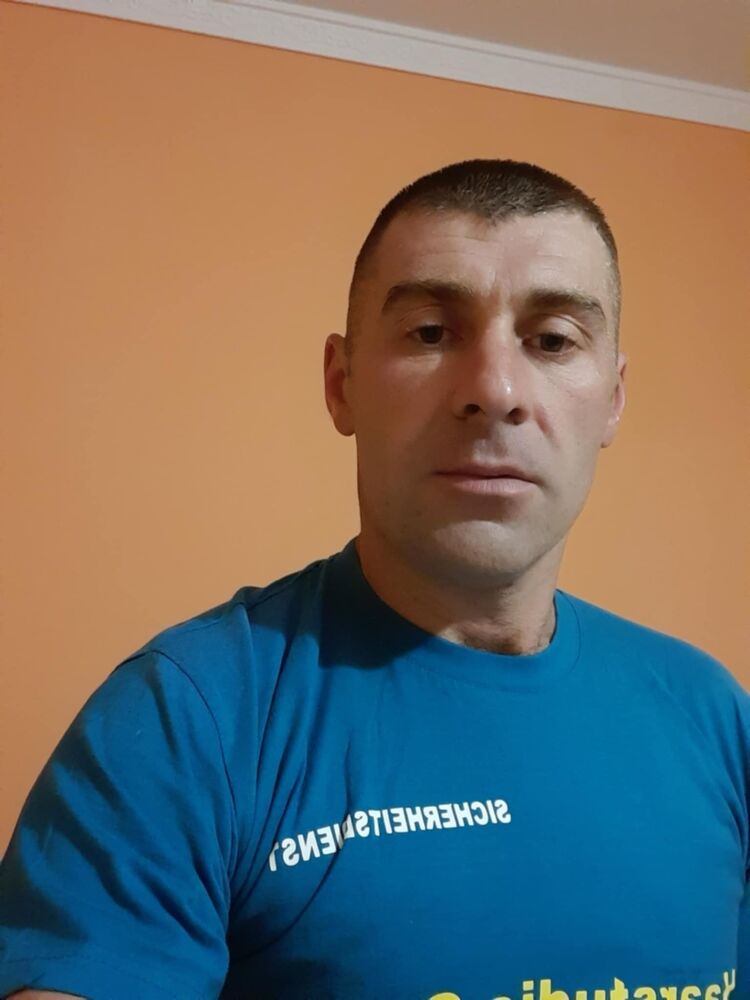  48696715  , 39 ,    