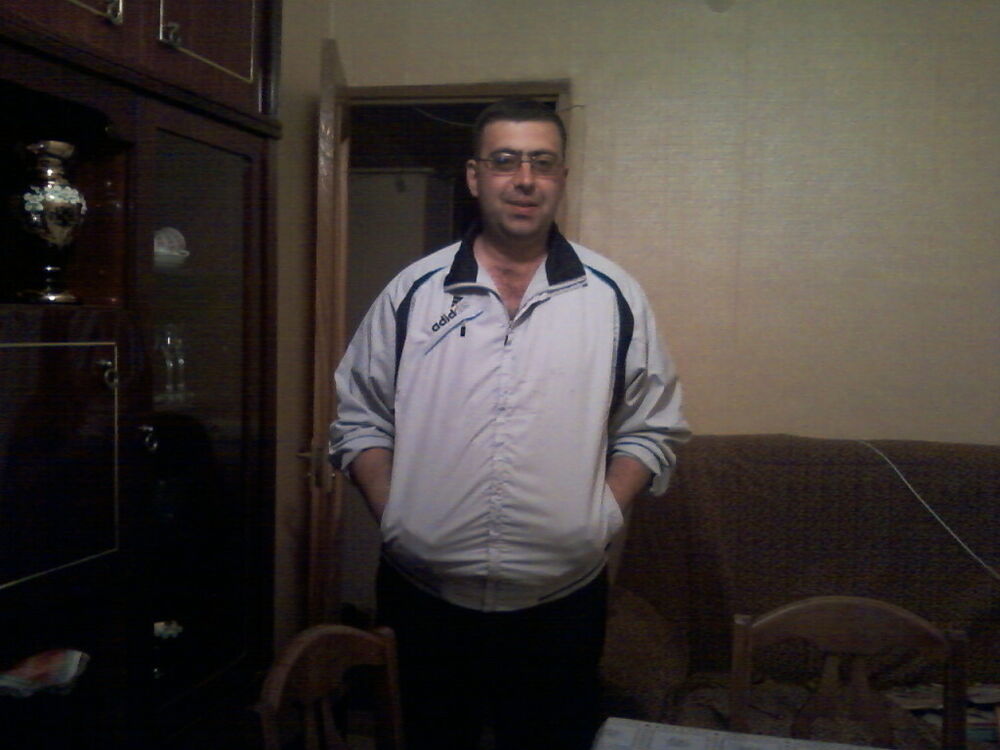  53223035  ROBERT, 42 ,    