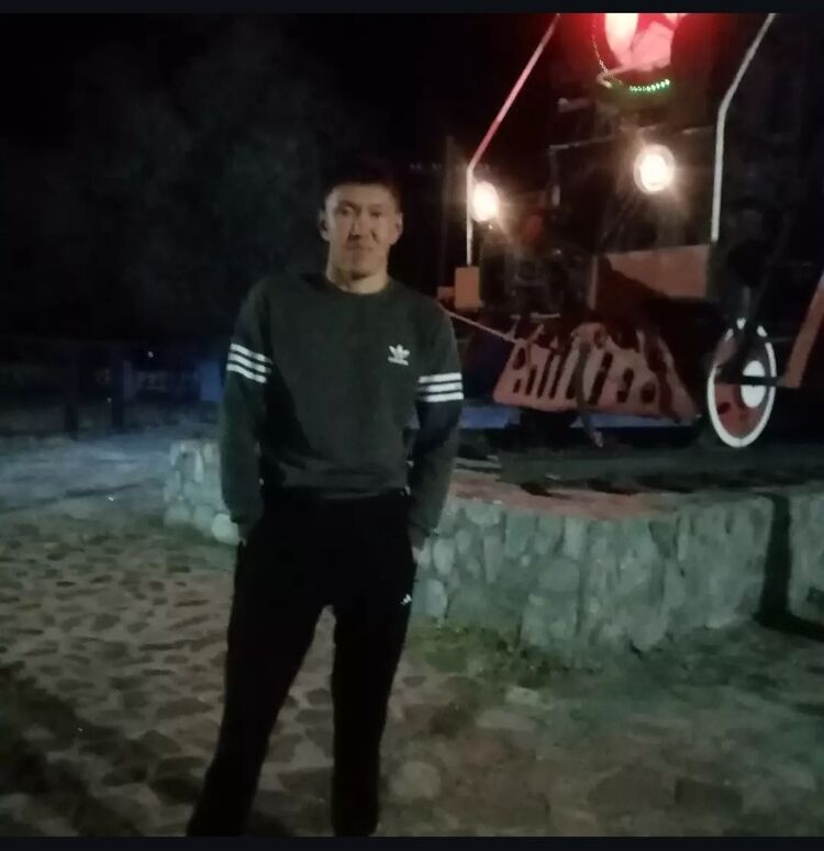  ,   Bska, 33 ,   ,   