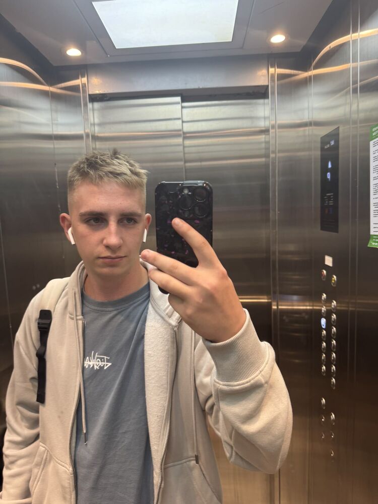  52715425  Aleksandr, 22 ,    