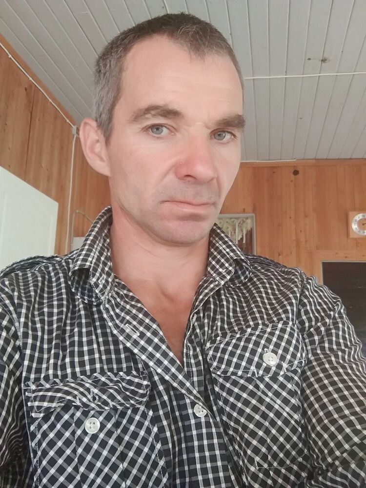  ,   Robert, 48 ,   