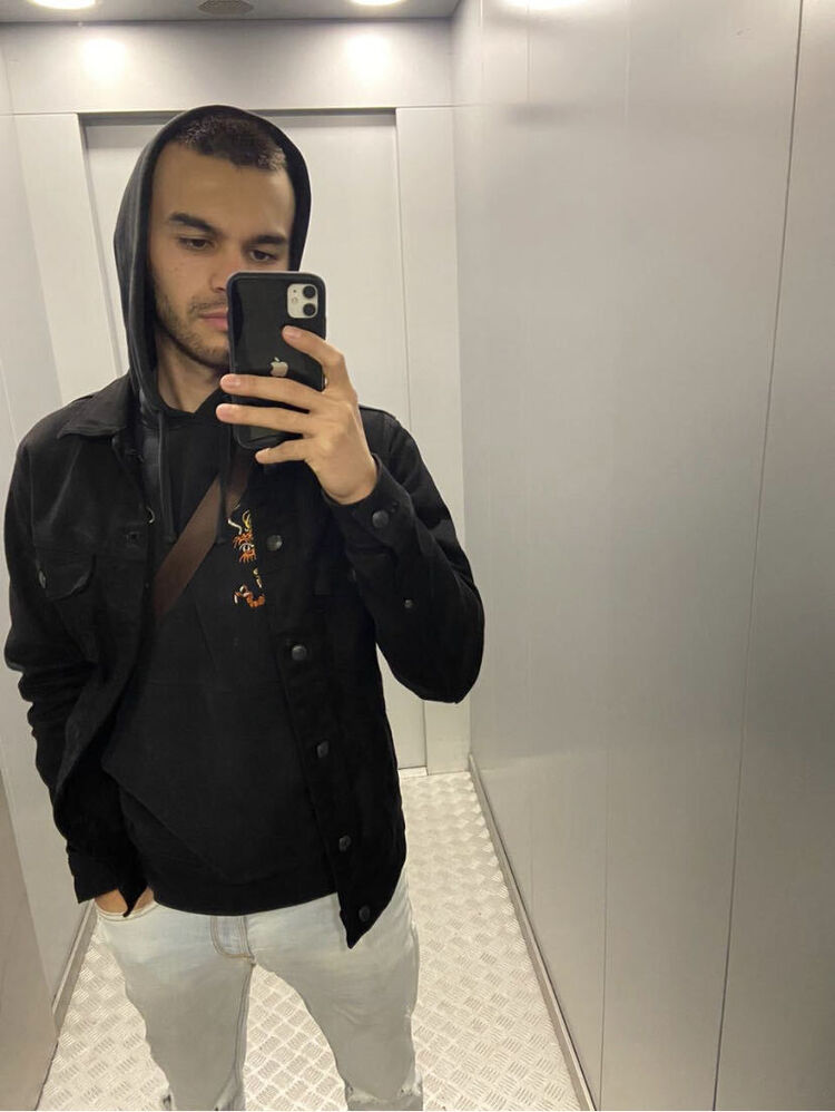  27712475  Daler, 27 ,    -