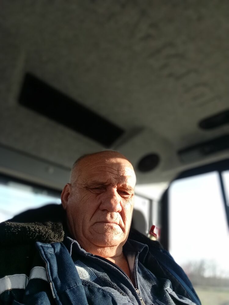  50823235  , 63 ,    
