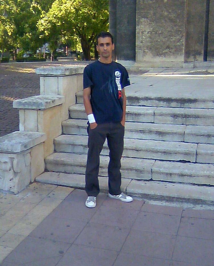  18504505  D, 39 ,    