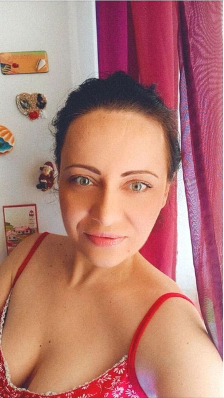  ,   Victoria, 35 ,  