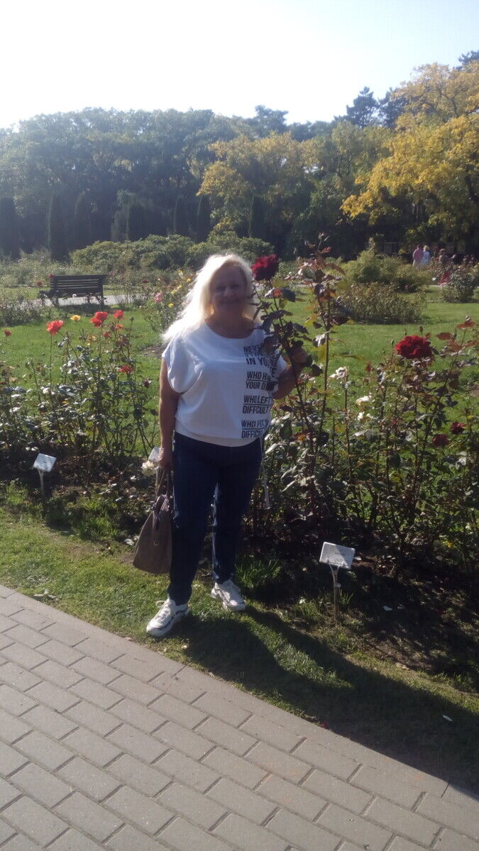  ,   Elena, 58 ,     