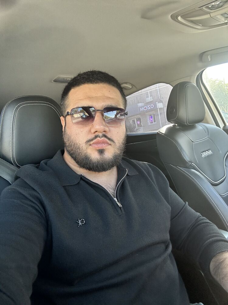  53551365  Sarkis, 31 ,    