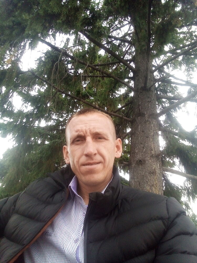  21186855  Vlad, 37 ,    