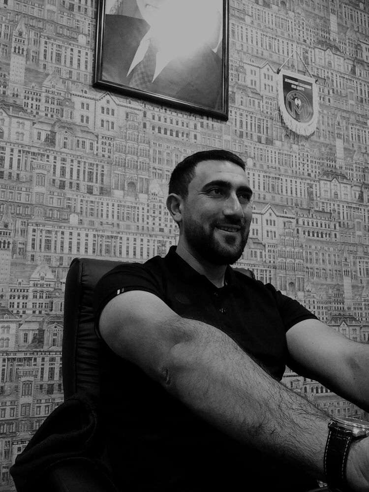  ,   Emil, 34 ,   ,   
