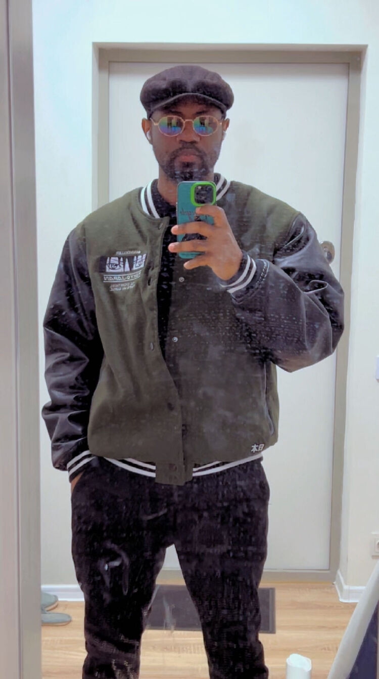  48612285  FRANCK, 32 ,    