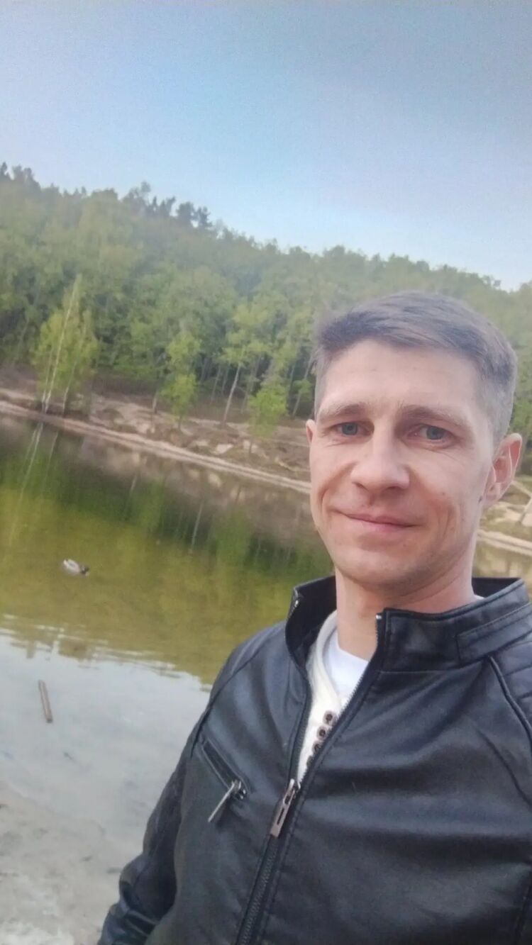  53380155  Vladimir, 37 ,    