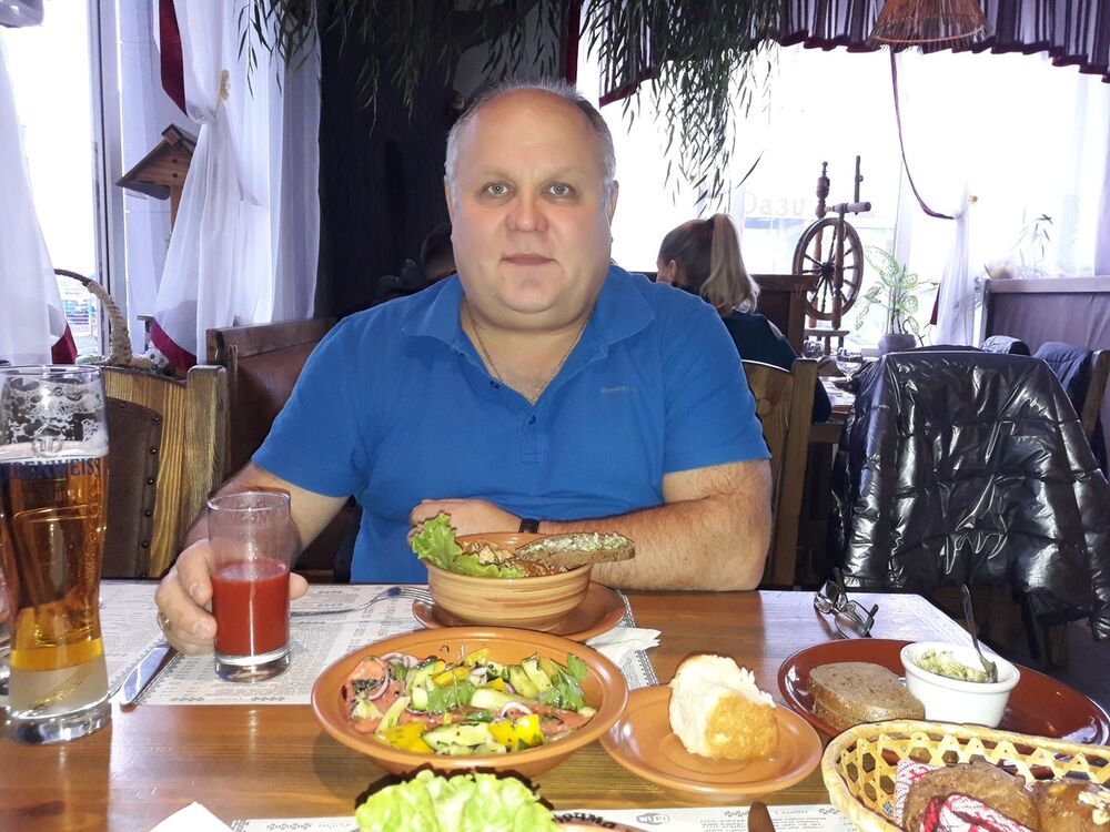  ,   Viktor, 63 ,   ,   , c 