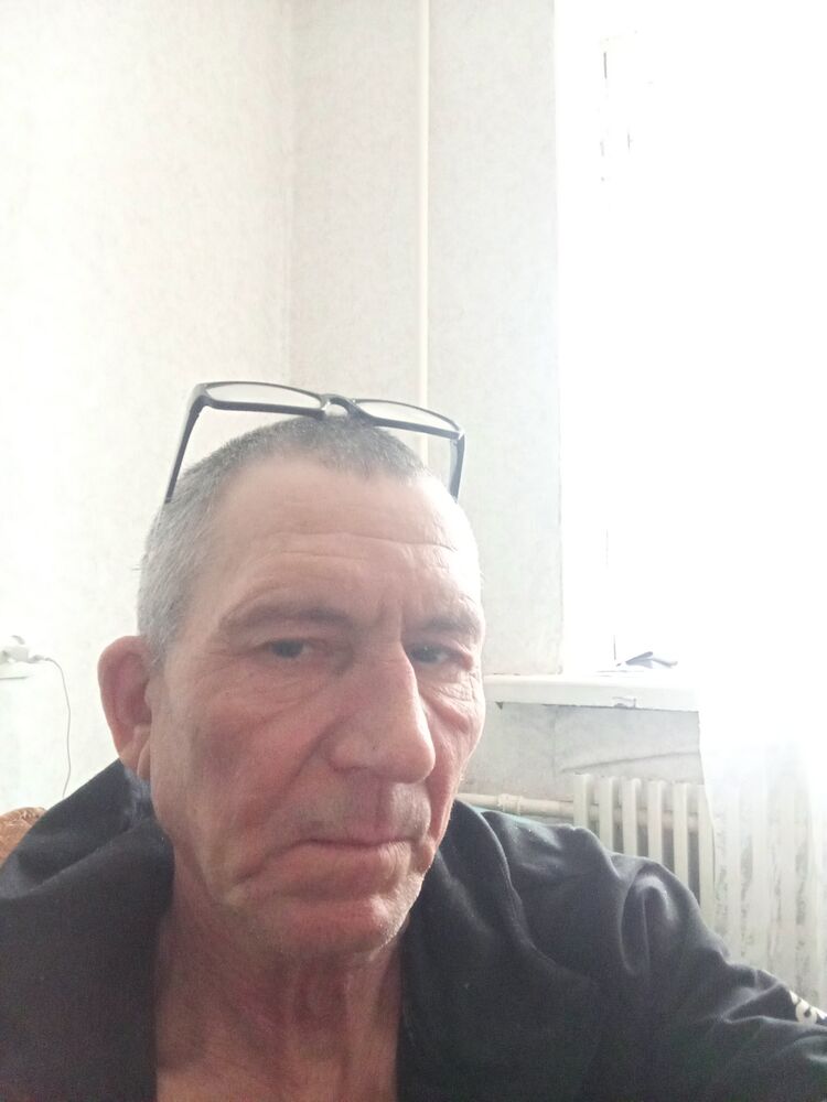  ,   Viktor, 49 ,   ,   , c , 