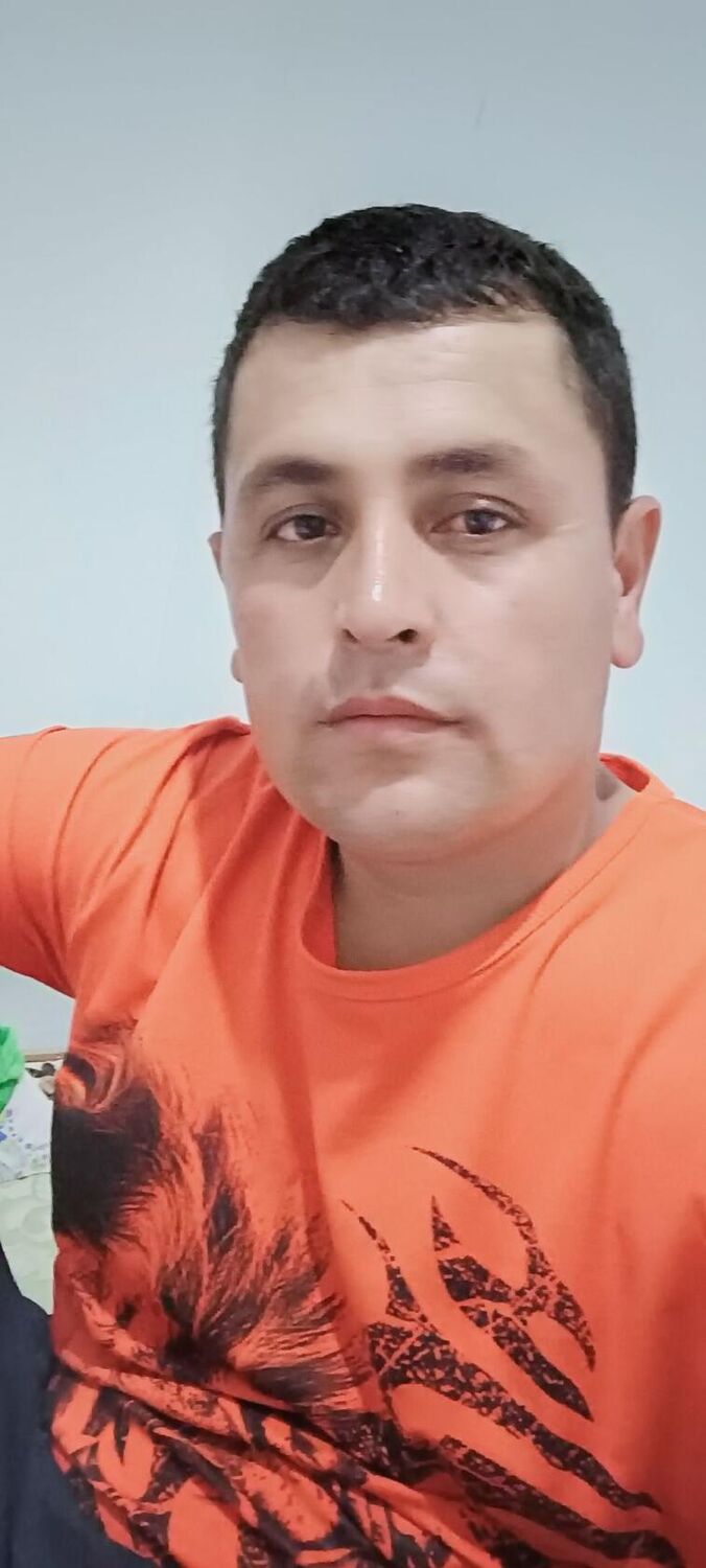  51531405  Bekhruz, 31 ,    