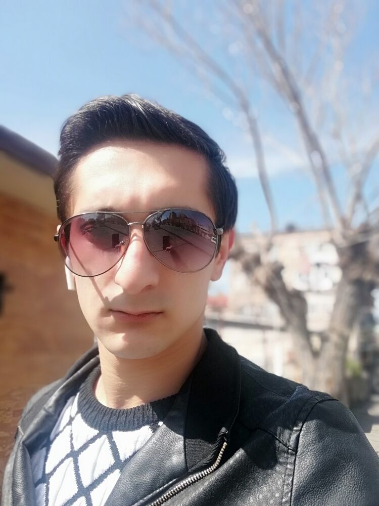  19621825  Arsen, 26 ,    