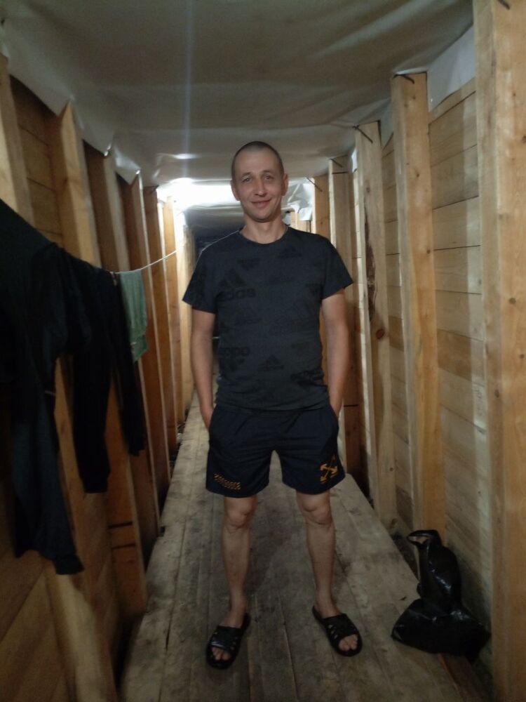  47294855  Andrei, 42 ,    