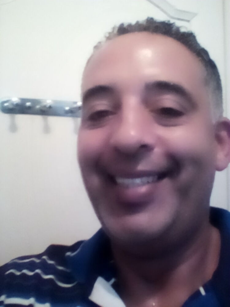  16068315  Hicham, 49 ,    