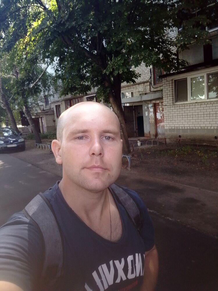  24922715  Nikolas, 31 ,    