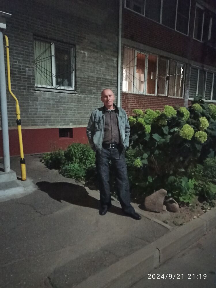  46381695  Oleg, 57 ,    