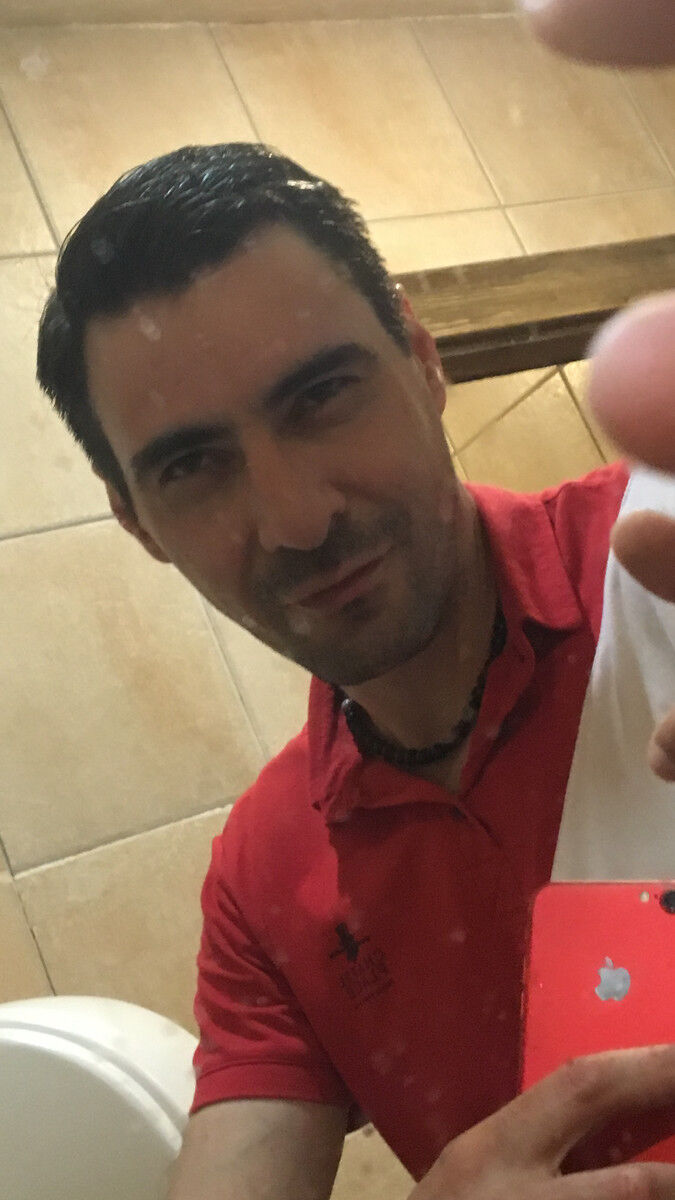  13018335  Vitaly, 40 ,    