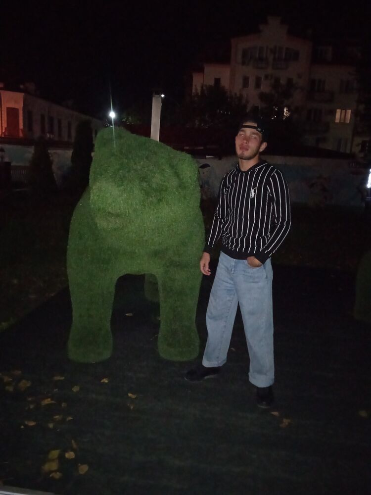  31831465  Rezuan, 22 ,    