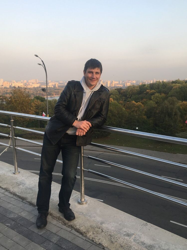  ,   Yuriy, 40 ,   ,   , c 