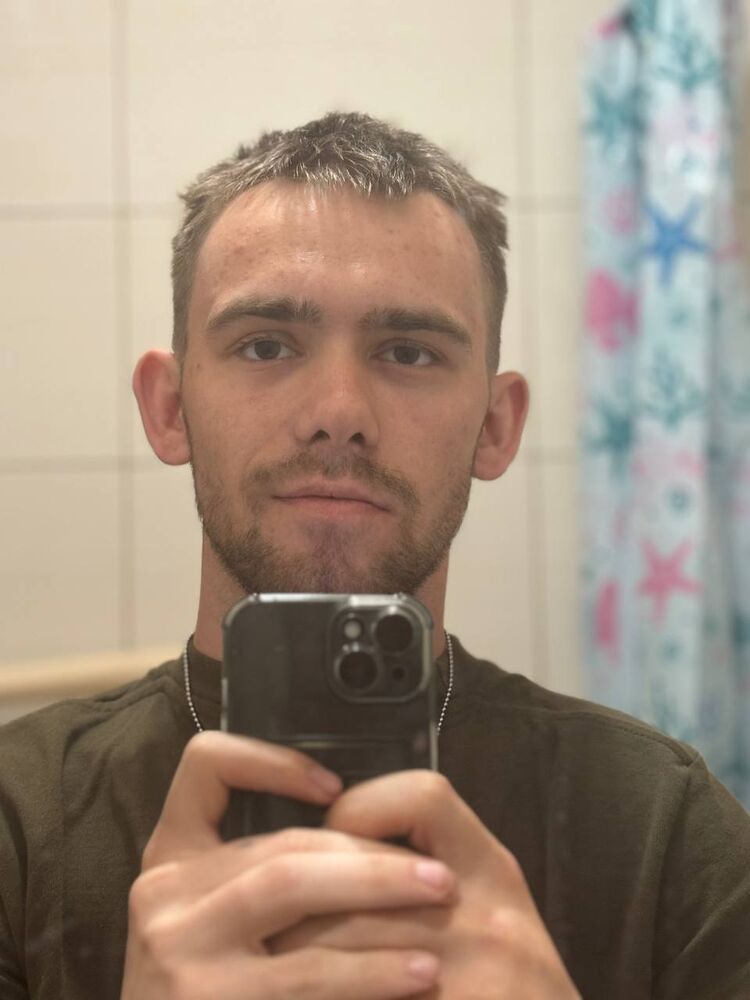  52242795  , 21 ,    