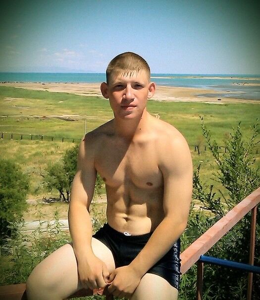  6381685  Alexandr, 32 ,    