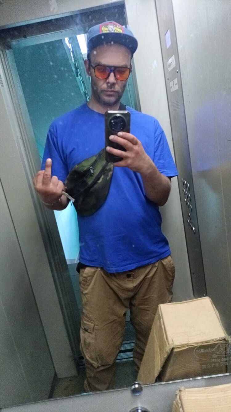  52668255  , 37 ,    