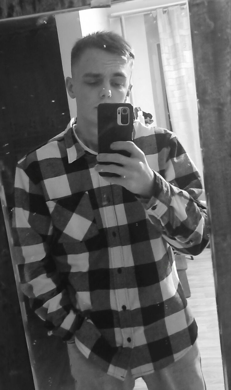  49709815  , 23 ,    