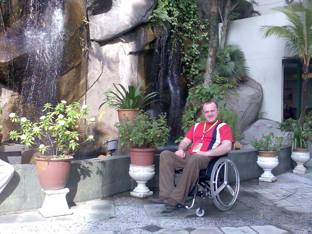  ,   Loma, 39 ,   