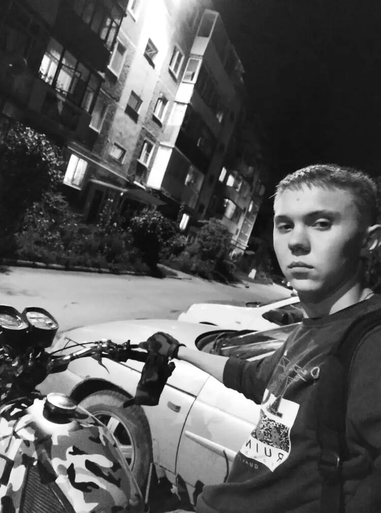  31355465  Ruslan, 25 ,    