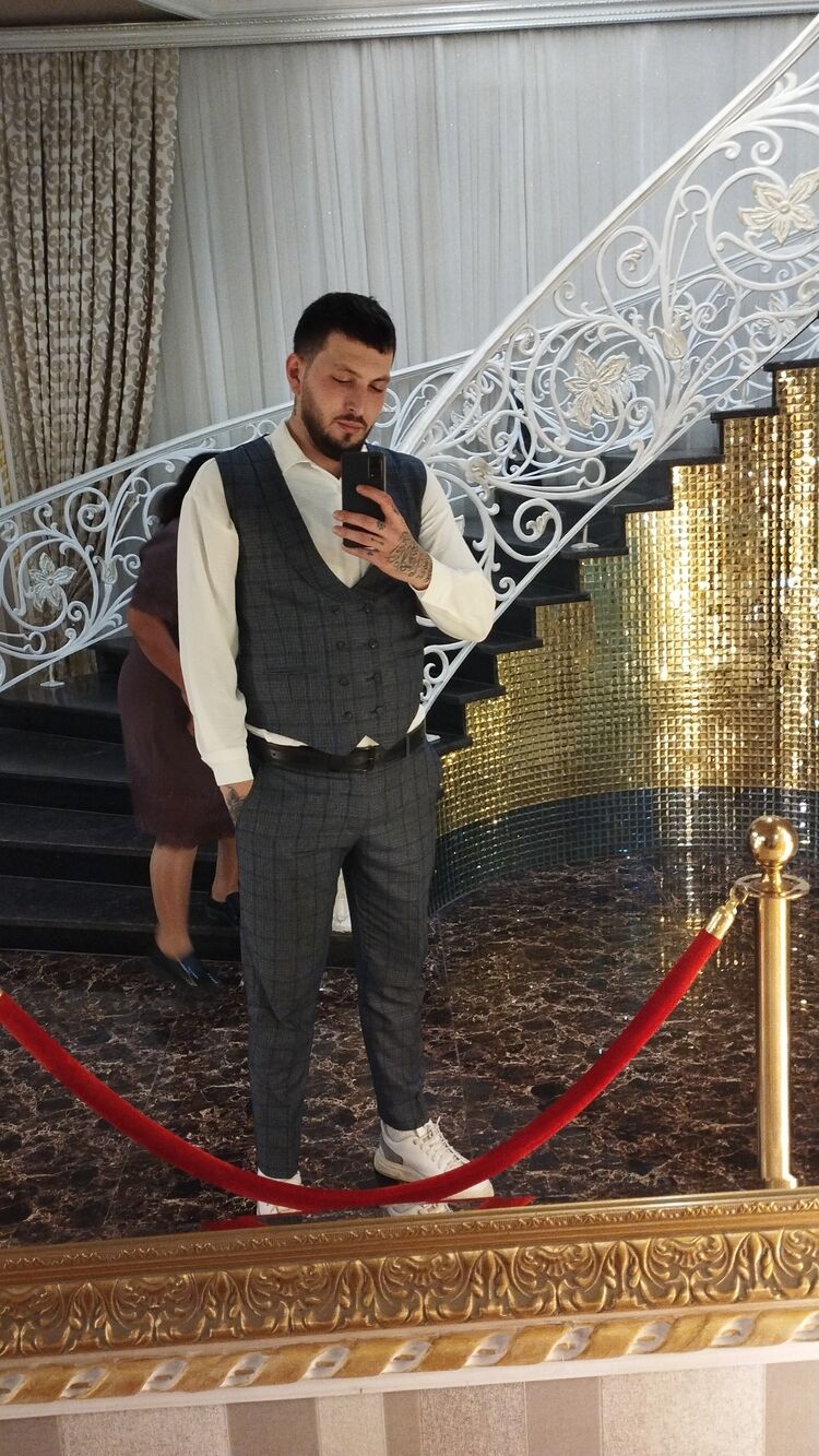  31336765  Farid, 28 ,    