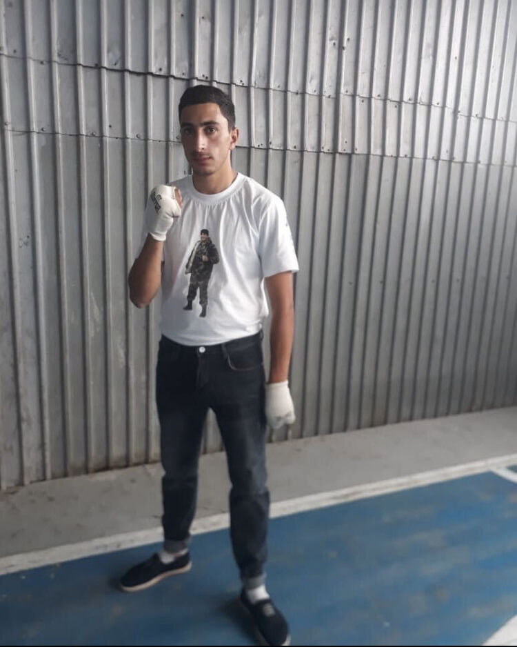  35772385  Rudik, 24 ,    