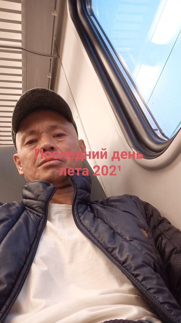  23980305  Oleg, 40 ,    