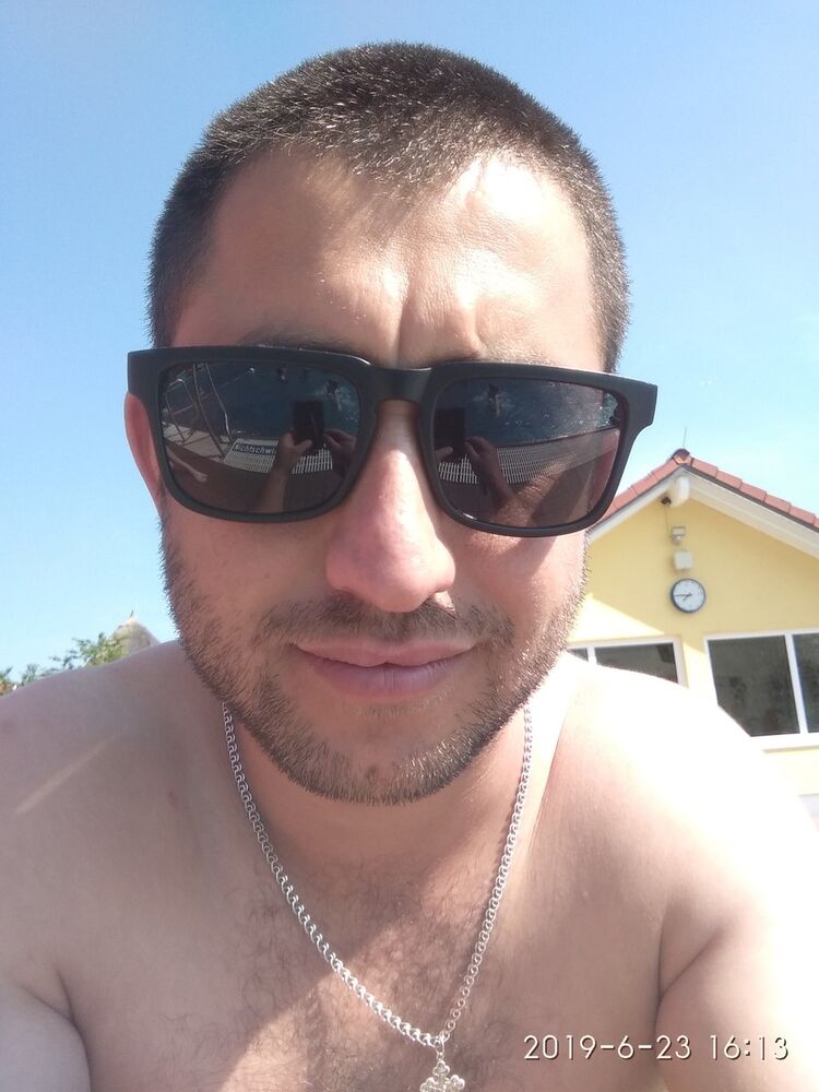  16585595  , 37 ,    