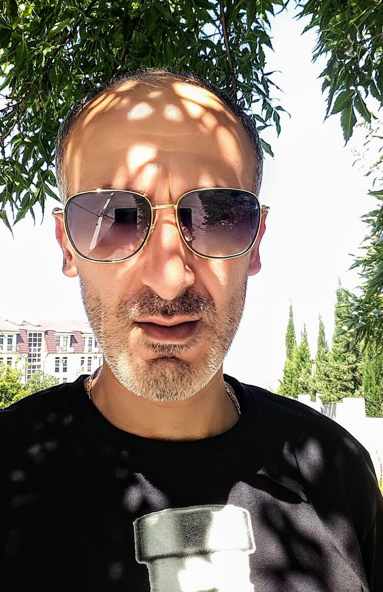  16994925  Aram, 43 ,    