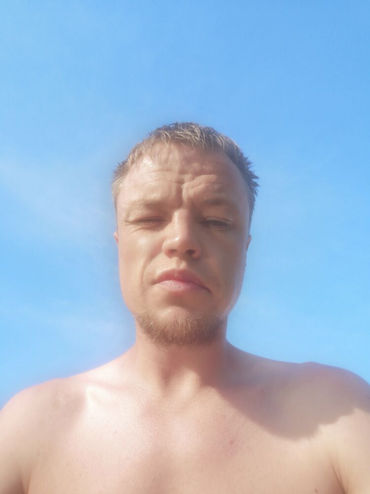  48392765  Vladimir, 34 ,    