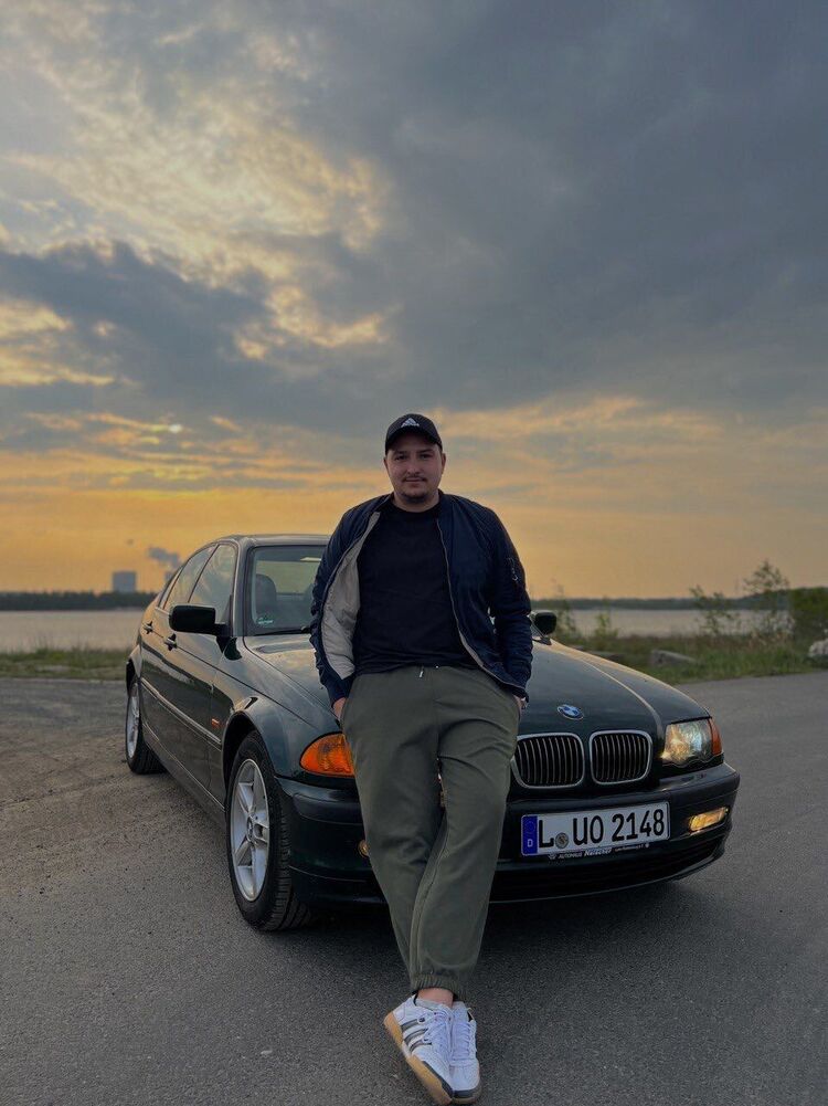  ,   Zhenya, 26 ,   ,   