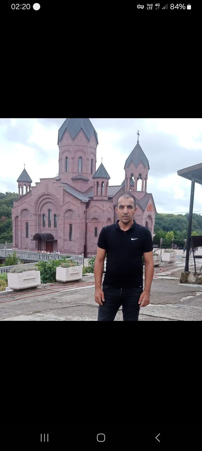  44011575  Garik, 48 ,    