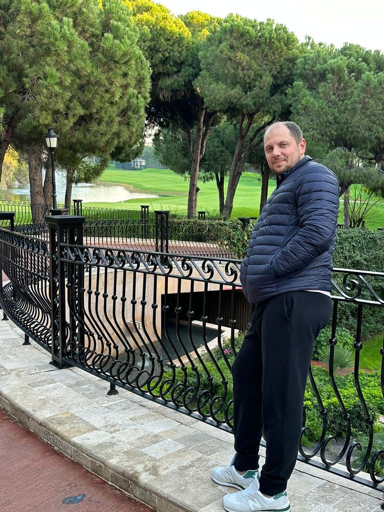  31779685  Yury, 41 ,    