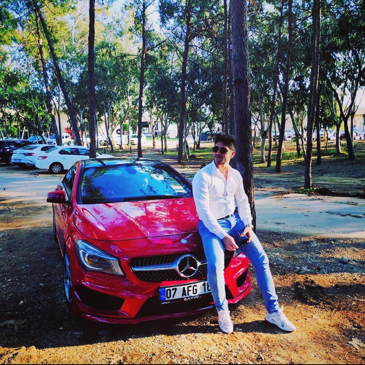  34681125  Umut cemal, 25 ,    
