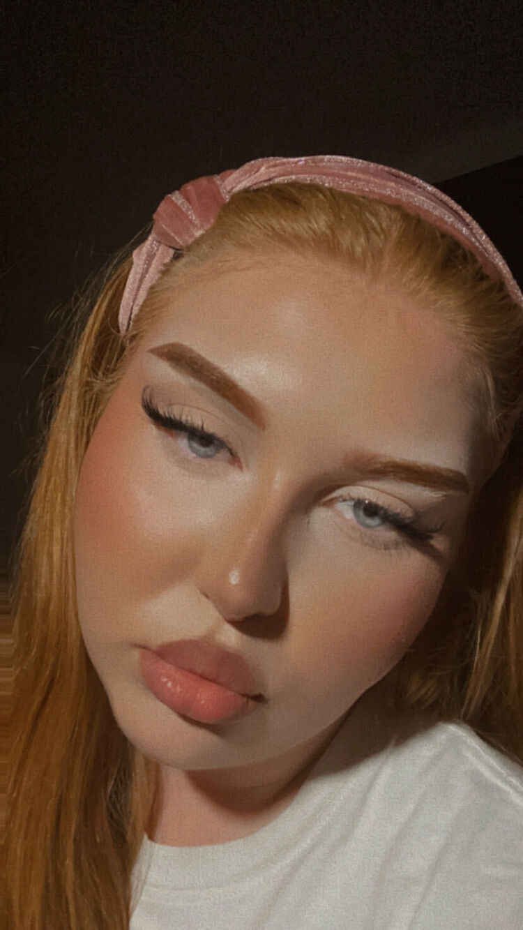  ,   Karina, 20 ,     , c 