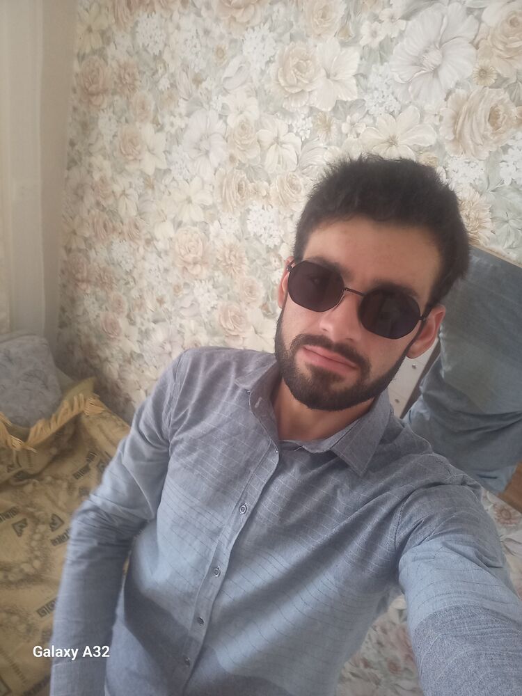  35992615  Botir, 33 ,    