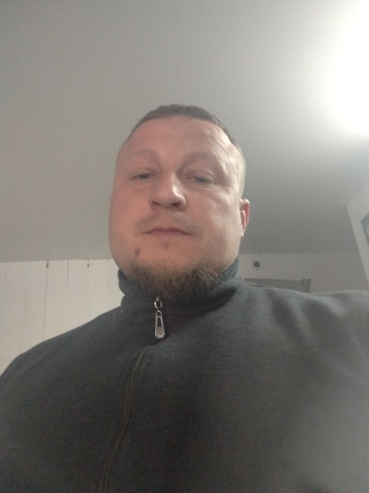  50416295  Alexander, 41 ,    