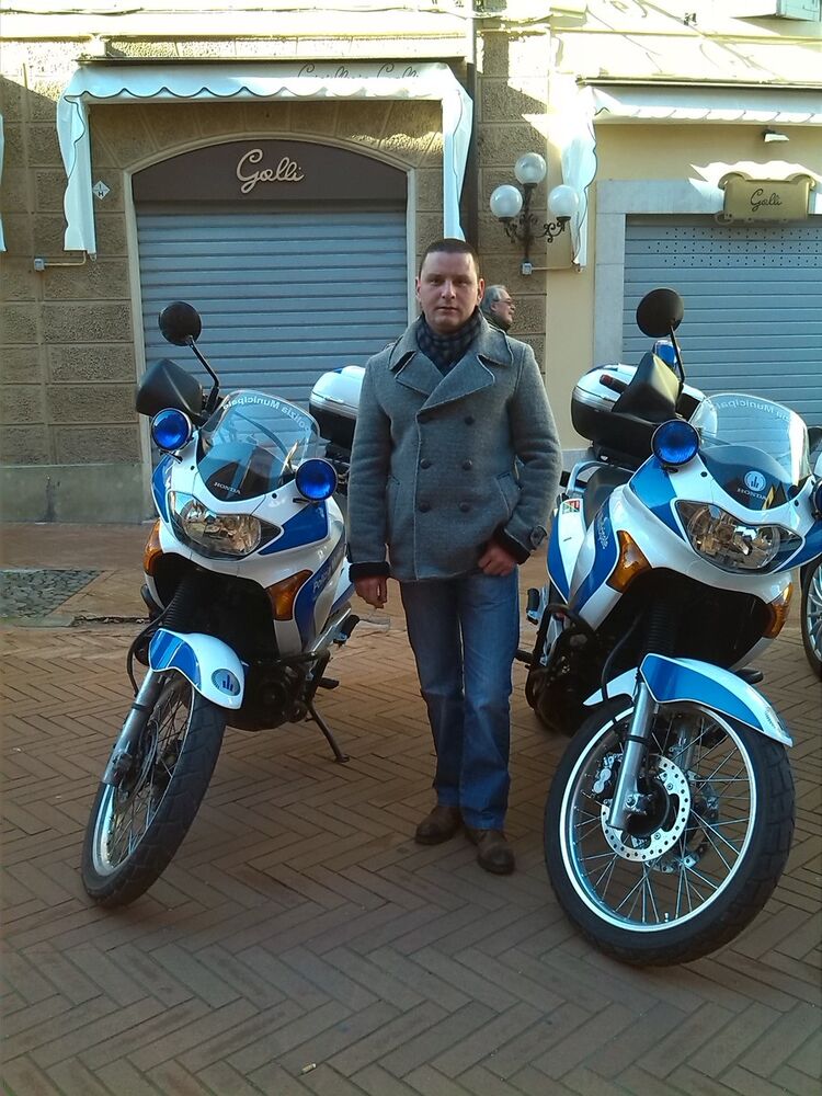  6241425  Viktor, 46 ,    Vignola